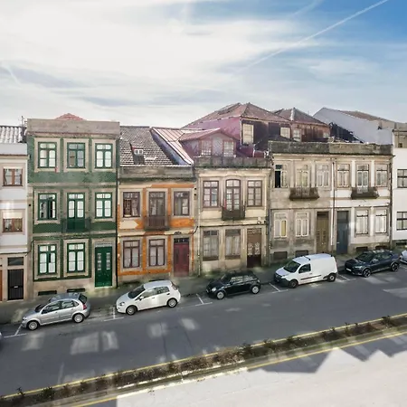 Wonderfull Campanha Train Station With Parking