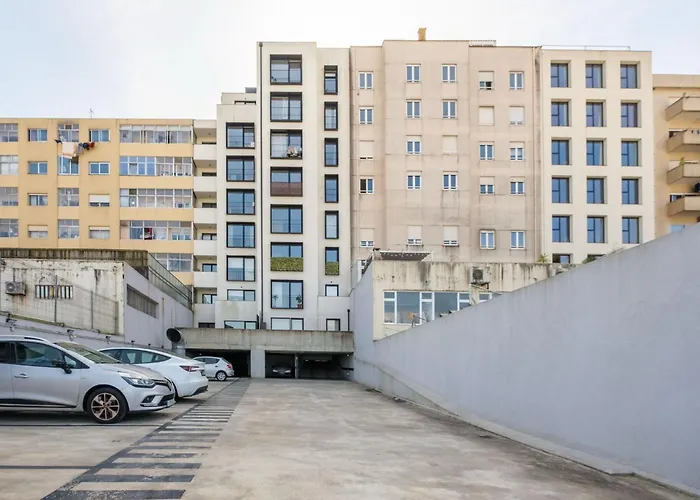 Wonderfull Campanha Train Station With Parking