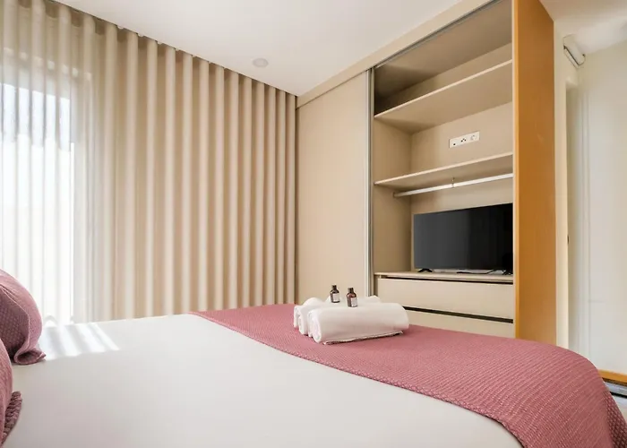 Wonderfull Campanha Train Station With Parking アパート