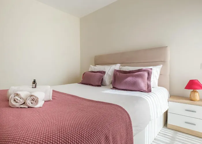 Wonderfull Campanha Train Station With Parking *