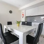 Wonderfull Campanha Train Station With Parking Apartman *