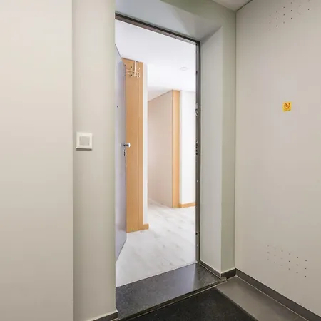Wonderfull Campanha Train Station With Parking Apartment *