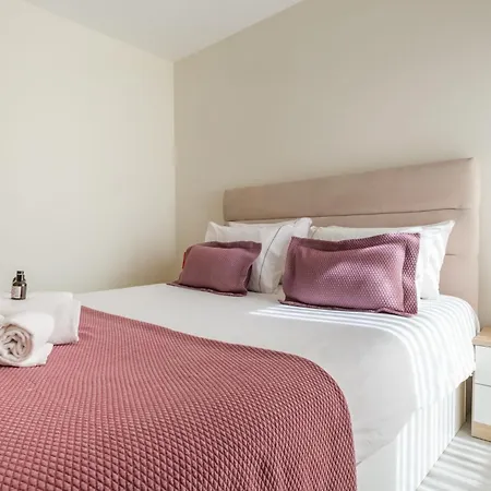 Wonderfull Campanha Train Station With Parking *