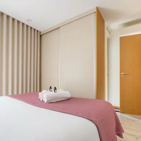Wonderfull Campanha Train Station With Parking Apartment Porto