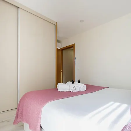 Wonderfull Campanha Train Station With Parking Apartment *