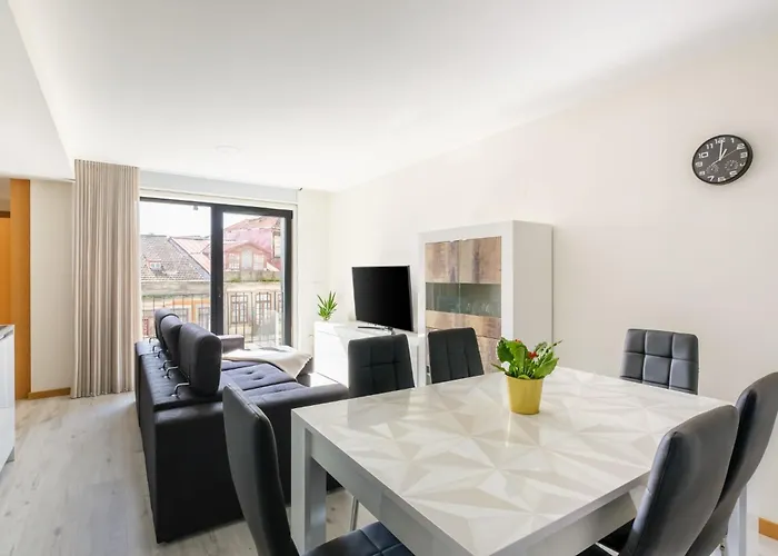 Wonderfull Campanha Train Station With Parking *