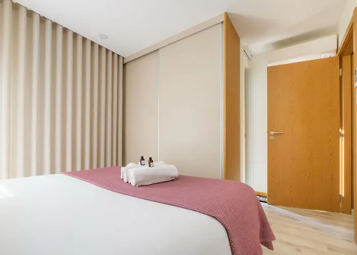 Wonderfull Campanha Train Station With Parking Appartamento Oporto