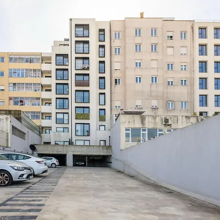 Wonderfull Campanha Train Station With Parking