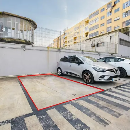 Wonderfull Campanha Train Station With Parking *